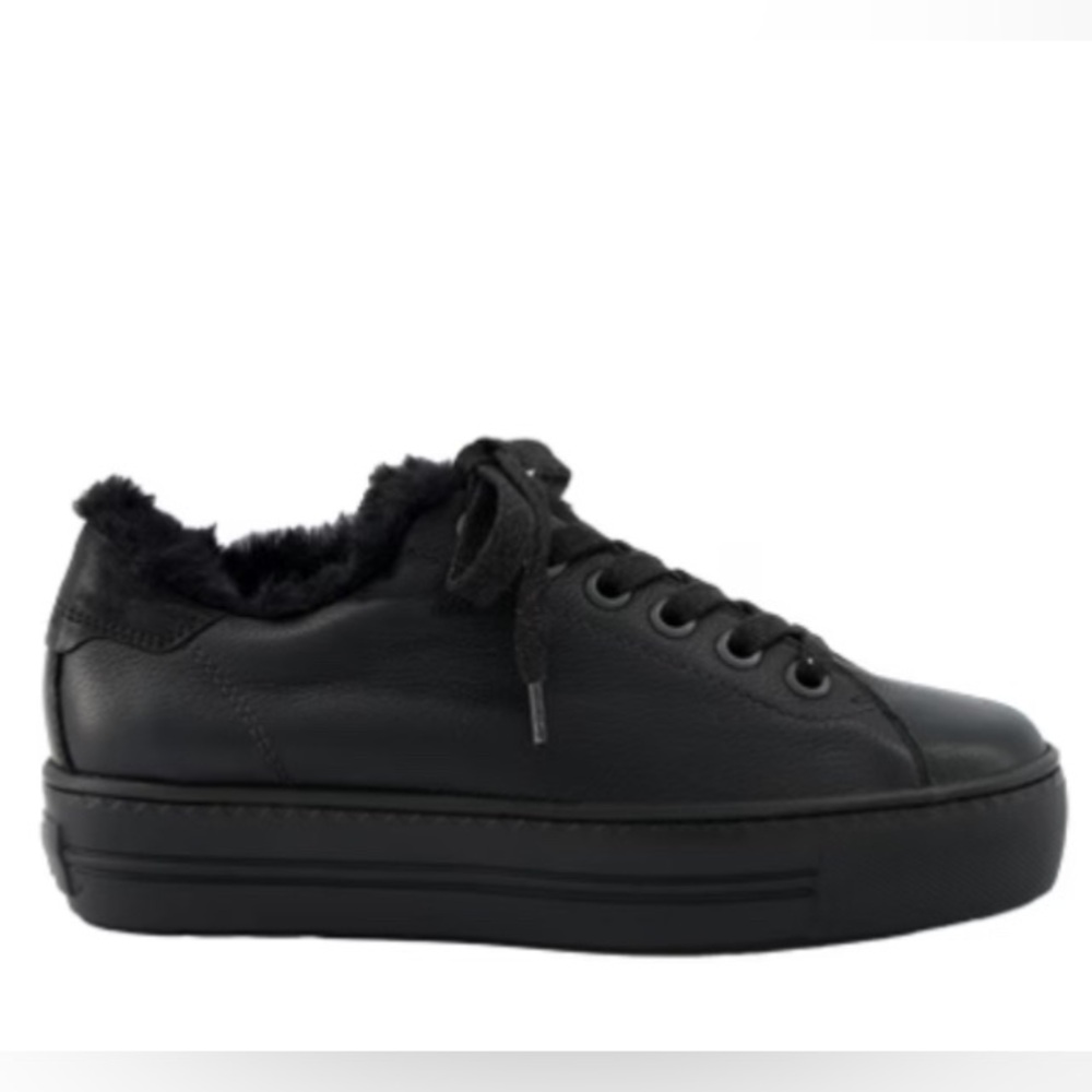 Faux Fur Lined Platform Sneaker. Black
Never Worn, in Box